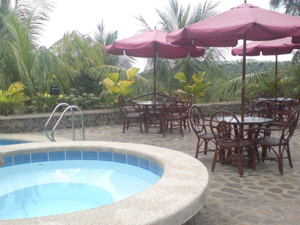 G'S Grand Resort And Convention Center Panglao Esterno foto
