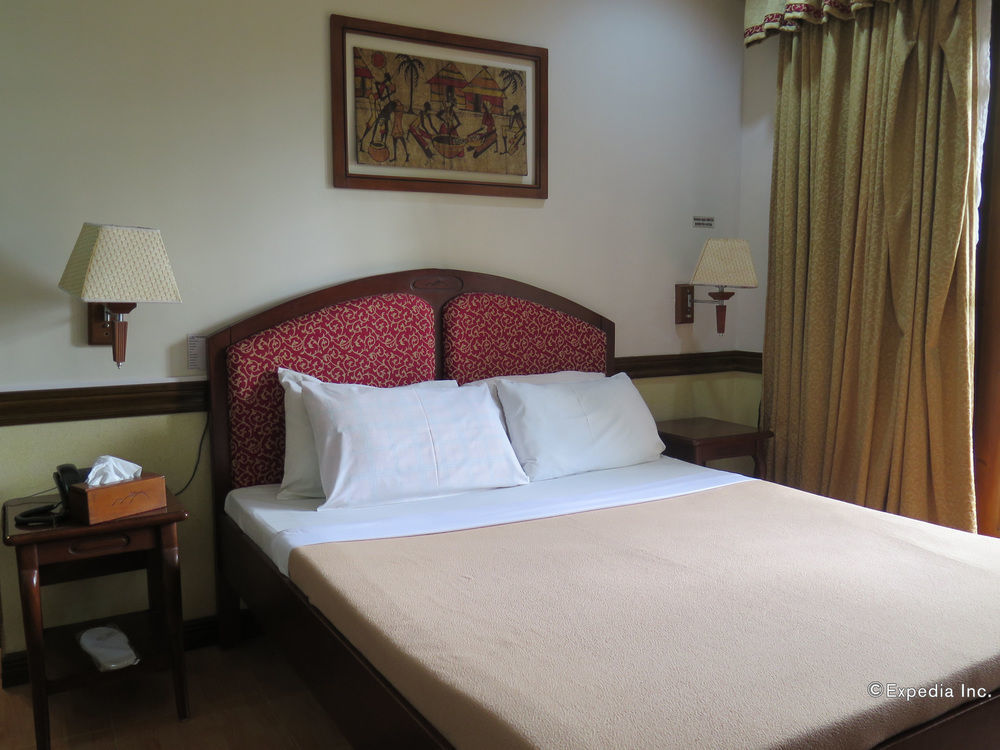 G'S Grand Resort And Convention Center Panglao Esterno foto