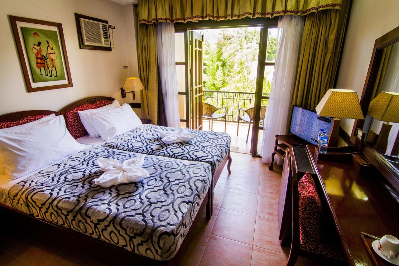 G'S Grand Resort And Convention Center Panglao Esterno foto
