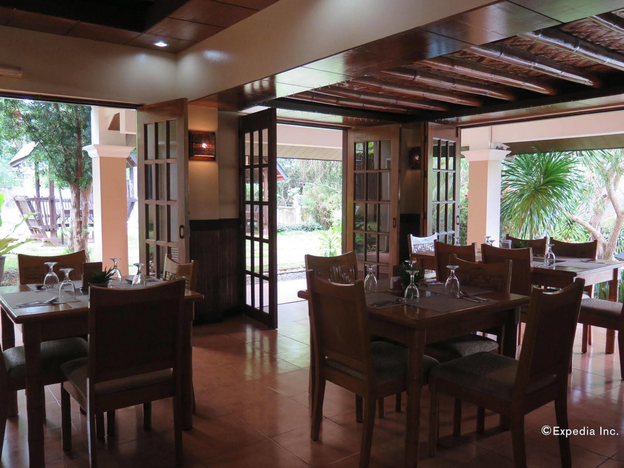 G'S Grand Resort And Convention Center Panglao Esterno foto