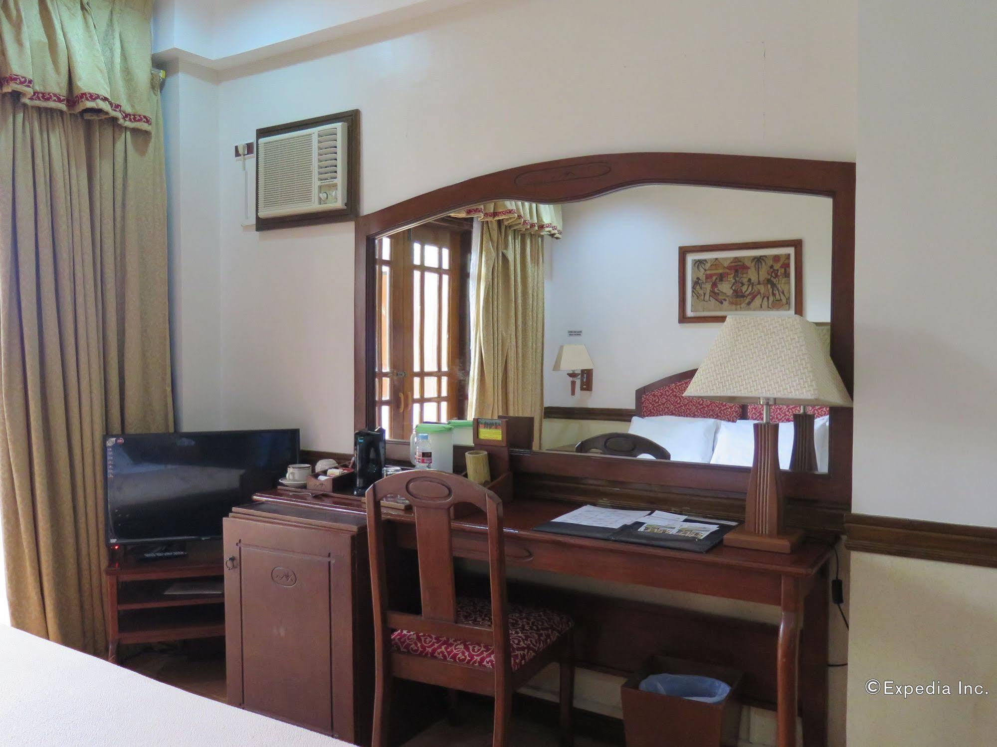 G'S Grand Resort And Convention Center Panglao Esterno foto